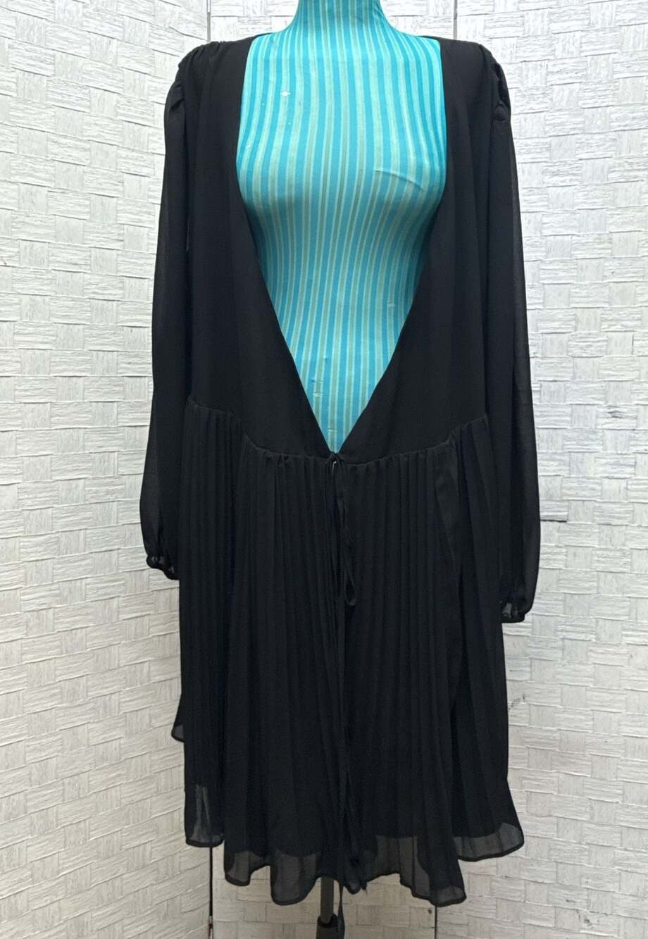 Haute Curve Pleated Dress Size 3XL Black Long Sleeve